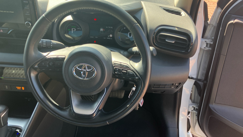 Toyota Yaris 1.5 Hybrid Design 5dr CVT Hybrid Hatchback